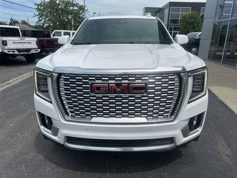 Used 2023 GMC Yukon XL Denali w/ Denali Reserve Package AWD/4WD image 7