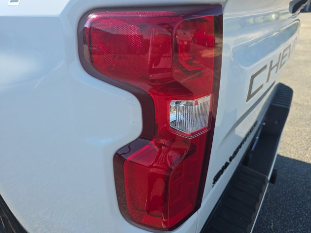 Used 2022 Chevrolet Silverado 1500 RST w/ LPO, Blackout Package AWD/4WD image 33