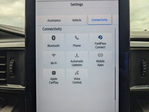 Used 2020 Ford Explorer Platinum w/ Premium Technology Package image 30