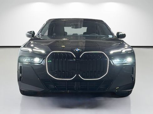 New 2026 BMW 740i RWD image 8