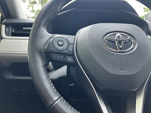 Used 2022 Toyota RAV4 XLE Premium AWD/4WD image 18