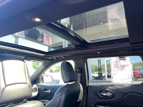 Used 2020 Jeep Cherokee High Altitude AWD/4WD image 9