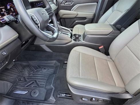 Used 2024 Chevrolet Colorado ZR2 w/ ZR2 Convenience Package III image 6