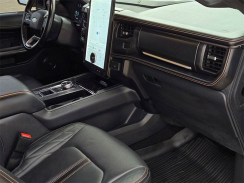 Used 2023 Ford Expedition Max Platinum image 27