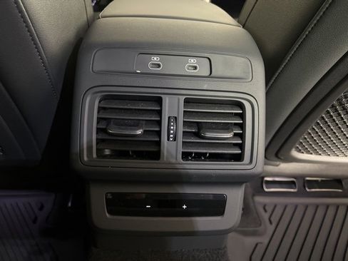 Used 2025 Audi Q5 Premium w/ Convenience Package image 17
