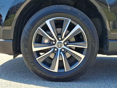 Certified 2023 Toyota Venza LE AWD/4WD image 11