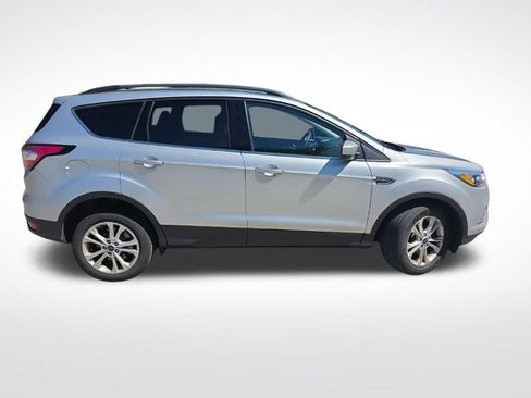 Certified 2018 Ford Escape SE w/ SE Sync 3 Package AWD/4WD image 4