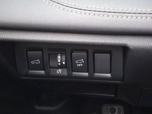 Certified 2025 Subaru Outback Limited image 24