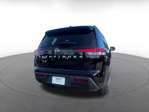 Used 2025 Nissan Pathfinder SV image 14