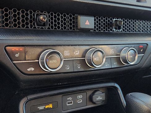 Used 2024 Honda CR-V EX image 17