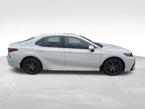 Used 2023 Toyota Camry SE w/ Audio Upgrade Package image 8