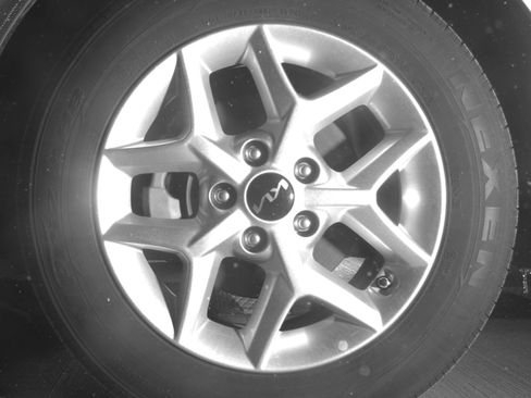 Used 2025 Kia Soul LX w/ LX Technology Package FWD image 12