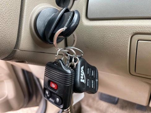 Used 2006 Ford Freestar SE FWD image 44