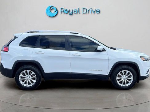 Used 2020 Jeep Cherokee Latitude w/ Cold Weather Group AWD/4WD image 7