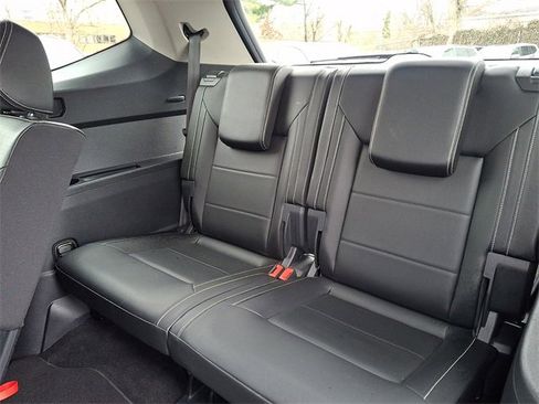 Used 2023 Volkswagen Atlas SE image 11