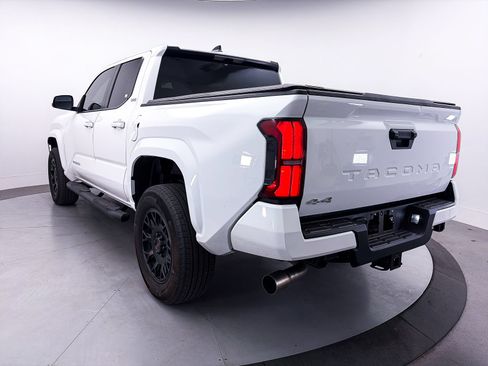 Used 2025 Toyota Tacoma SR5 AWD/4WD image 12