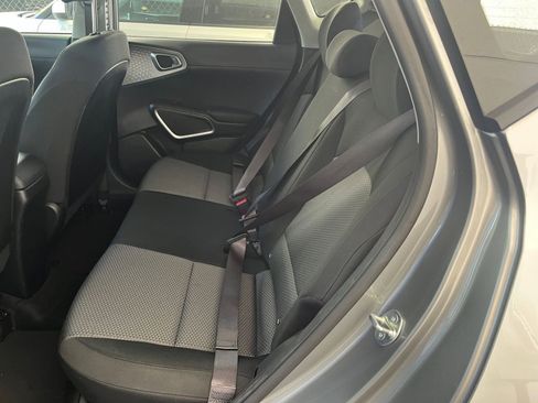 Used 2025 Kia Soul LX w/ LX Technology Package FWD image 23