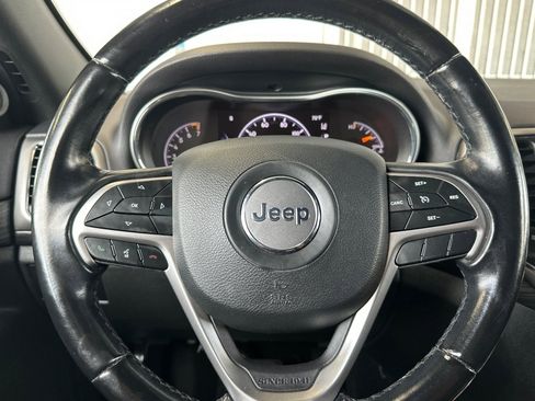 Used 2021 Jeep Grand Cherokee Laredo image 22