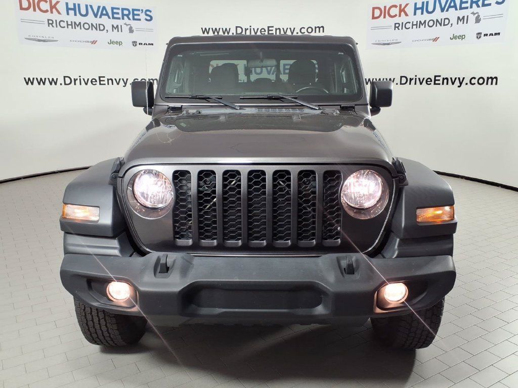 Used 2020 Jeep Gladiator Sport w/ Quick Order Package 24S AWD/4WD image 2