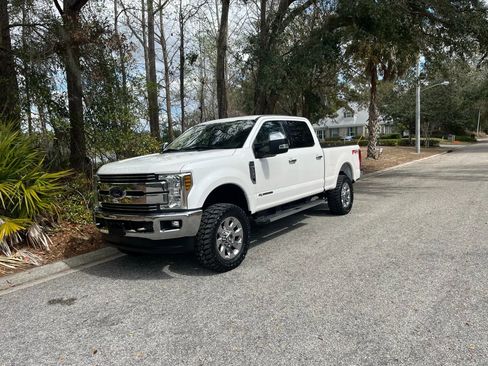 Used 2019 Ford F250 Lariat w/ Lariat Ultimate Package image 11