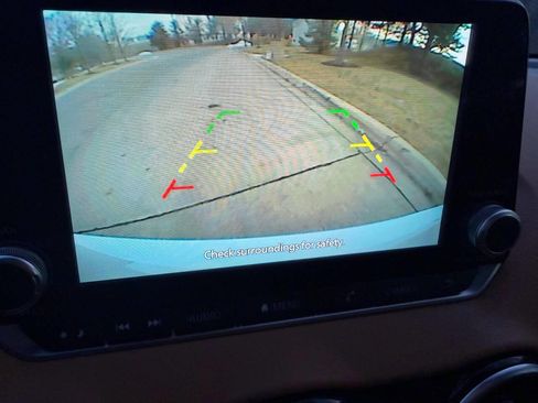 Used 2021 Nissan Sentra SV w/ SV Premium Package image 8