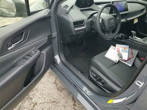 Used 2026 Toyota Prius XLE image 10