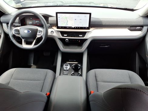 Used 2025 Ford Explorer Active AWD/4WD image 14