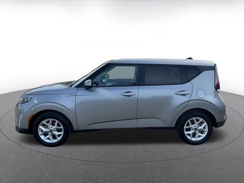 Used 2025 Kia Soul LX w/ LX Technology Package image 9
