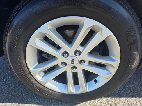 Used 2017 Ford Explorer FWD image 20