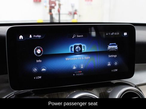 Used 2020 Mercedes-Benz GLC 300 GLC 300 image 32