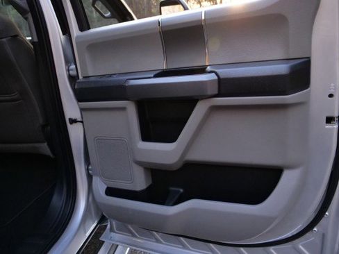 Used 2019 Ford F350 XLT w/ XLT Premium Package image 38