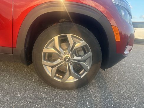 Used 2024 Kia Seltos LX image 5