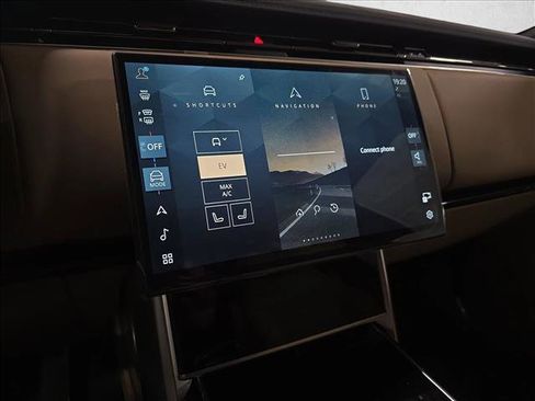 New 2026 Land Rover Range Rover SE image 22