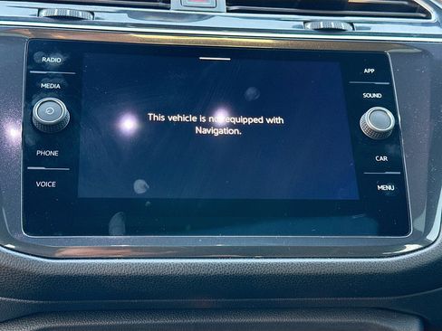 Used 2023 Volkswagen Tiguan SE R-Line image 32