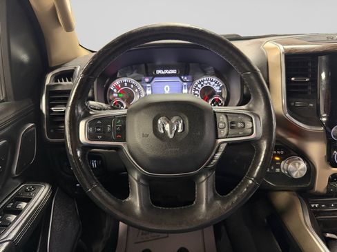 Used 2019 RAM 1500 Laramie AWD/4WD image 18