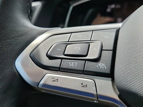 Used 2023 Volkswagen Jetta SE w/ Panoramic Sunroof Package FWD image 26