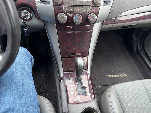 Used 2009 Hyundai Sonata SE FWD image 12