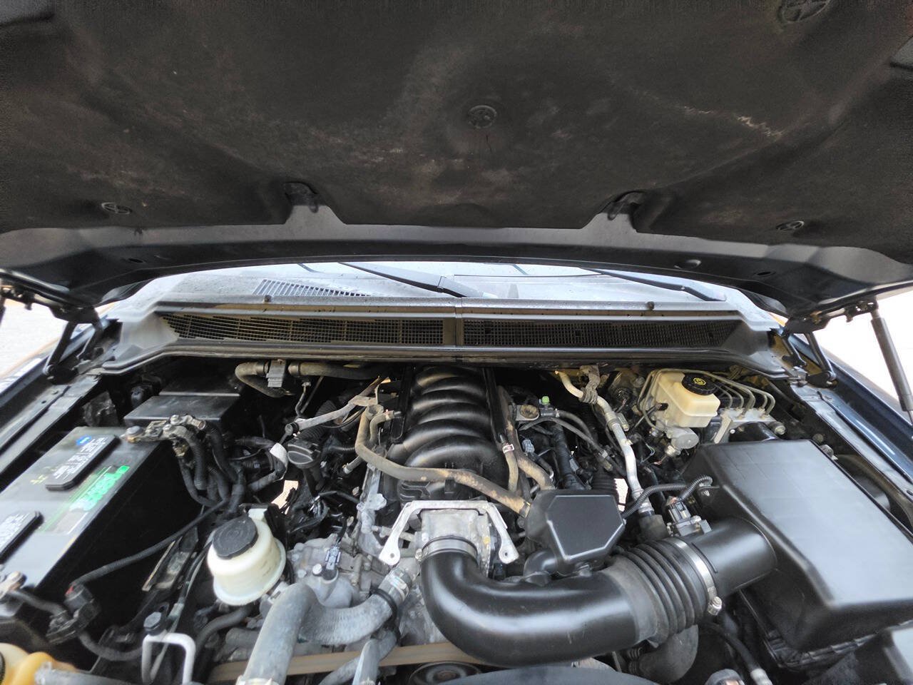 Used 2015 Nissan Titan SV RWD image 45