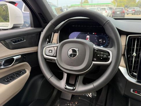 Certified 2025 Volvo XC90 B6 Plus image 13
