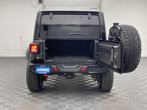 Used 2023 Jeep Wrangler Unlimited Rubicon w/ Xtreme 35 Tire Package AWD/4WD image 9