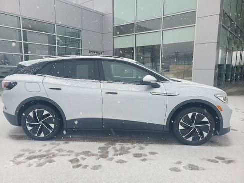 Used 2022 Volkswagen ID.4 Pro S image 8