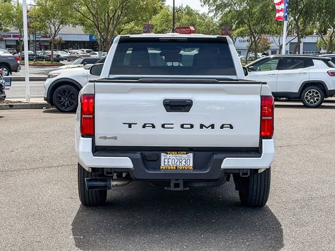 Used 2025 Toyota Tacoma SR5 AWD/4WD image 3