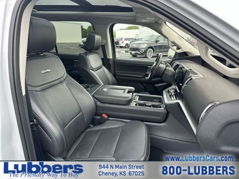 Used 2025 Ford Expedition Platinum AWD/4WD image 25