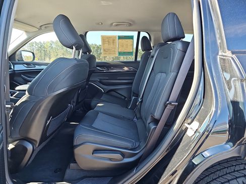 Used 2021 Jeep Grand Cherokee L Laredo w/ Luxury Tech Group I image 16