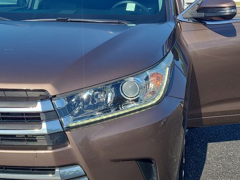Used 2019 Toyota Highlander Limited image 8