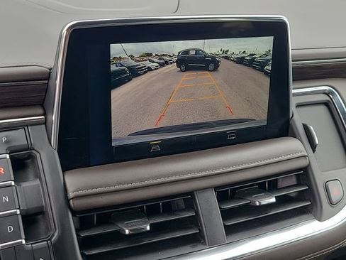 Used 2024 Chevrolet Suburban LT RWD image 34