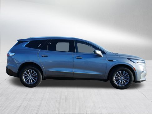 Used 2023 Buick Enclave Essence image 8