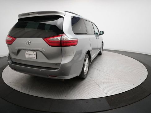 Used 2016 Toyota Sienna XLE w/ XLE Navigation Package image 38