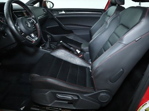 Used 2015 Volkswagen GTI SE image 16