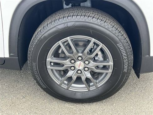 New 2025 GMC Acadia Elevation image 30